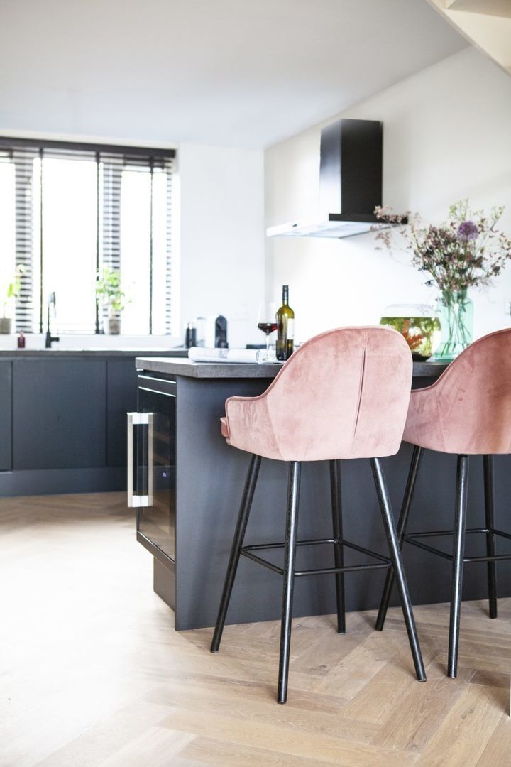 Roze barstoelen | THOLS Wonen