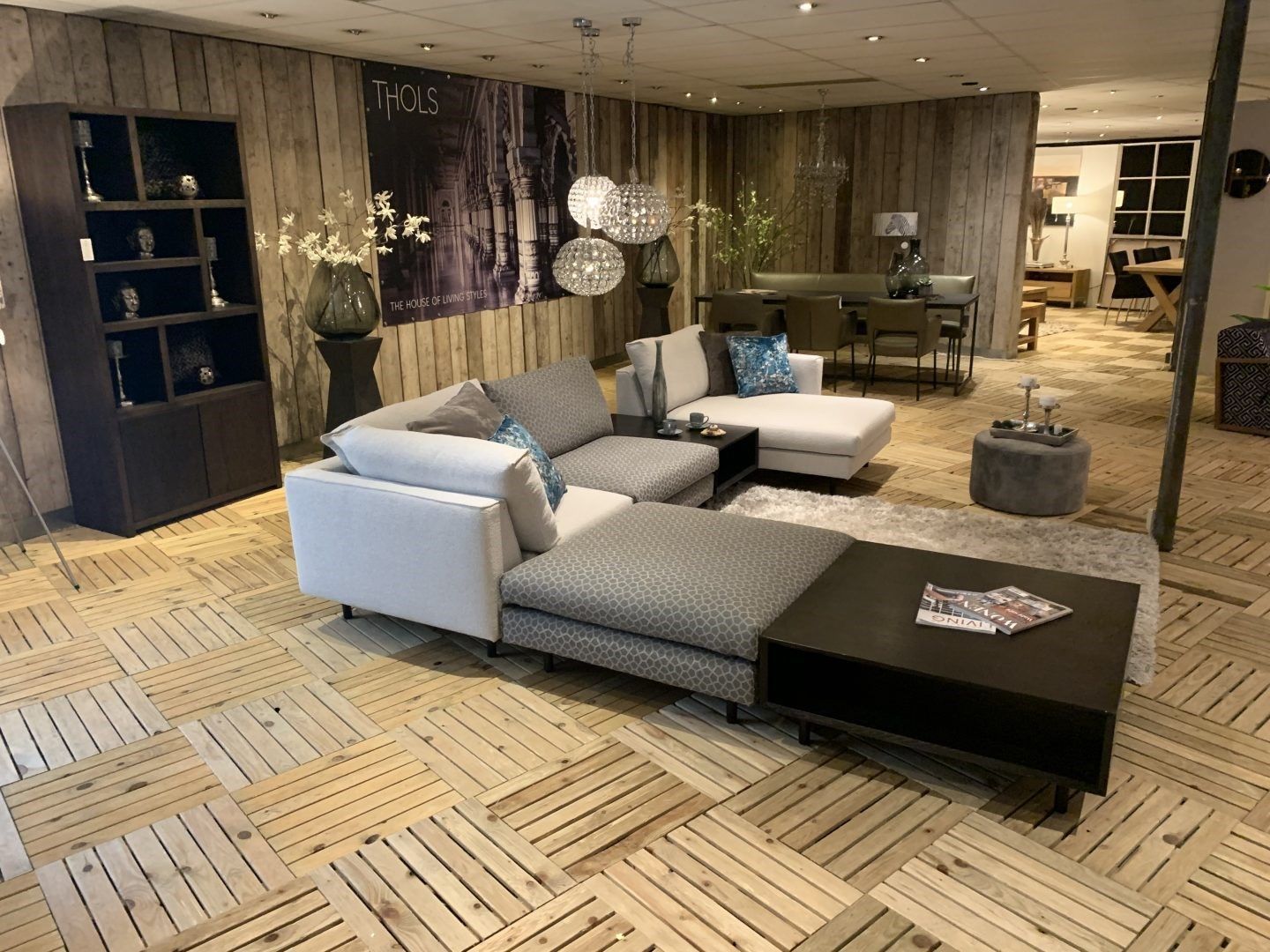 Moderne bank | THOLS Wonen