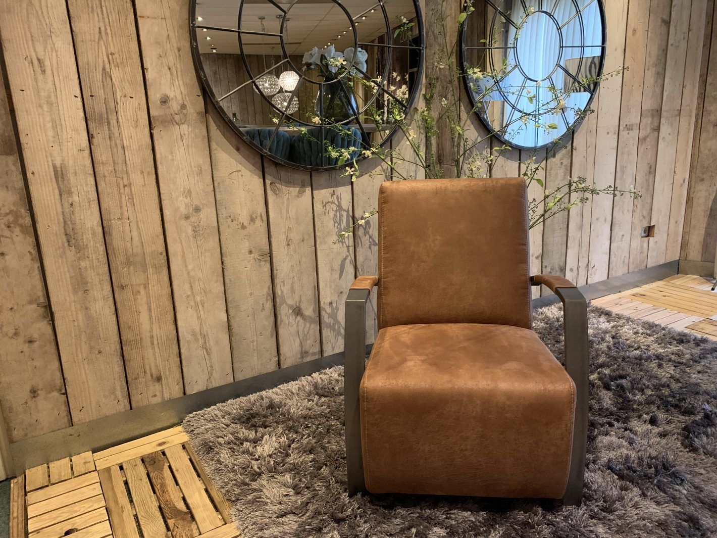 Industriele stijl fauteuil foto 1 2-12-19