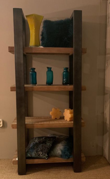 Industriele stijl kast