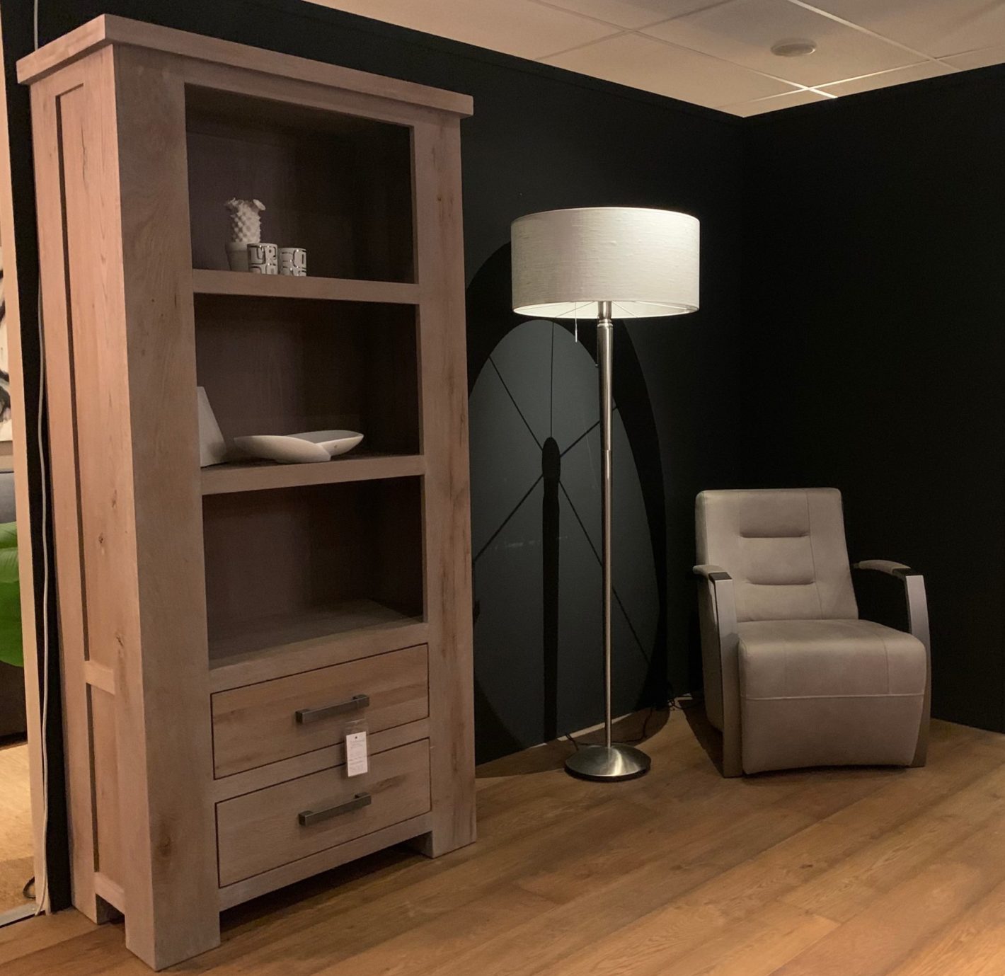Landelijke vitrinekast smal | THOLS Wonen