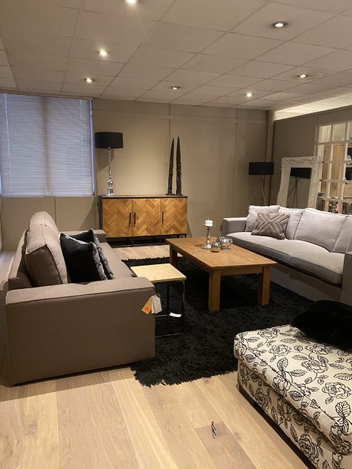 Showroomopruiming Thols Wonen