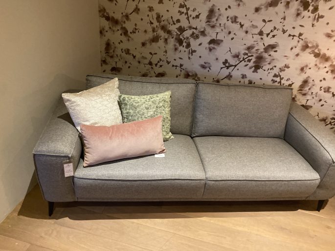 Showroomopruiming Thols Wonen