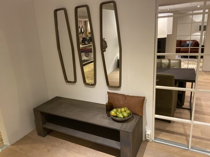 Showroomopruiming Thols Wonen