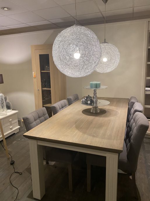 Showroomopruiming Thols Wonen
